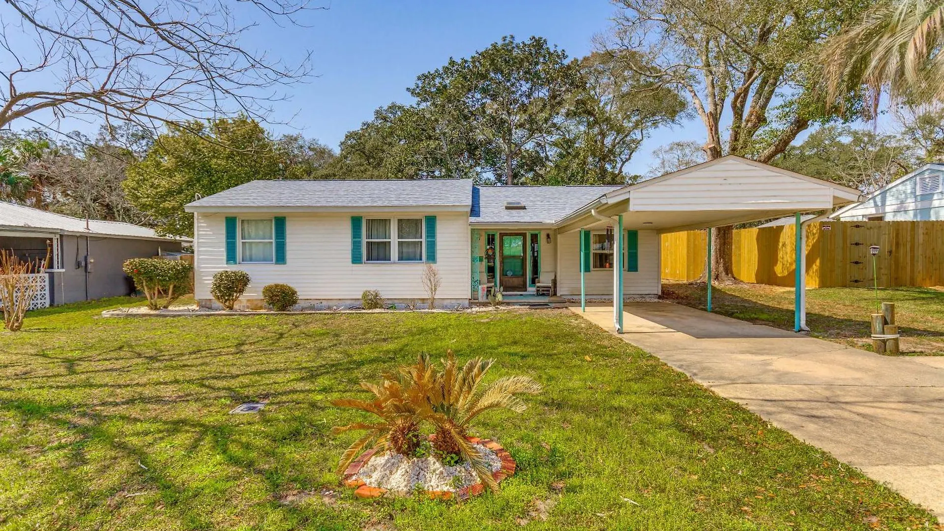 Fort Walton Coastal Retreat With Yard Walk To Beach Fort Walton Beach Holiday home