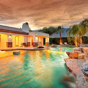 exclusive-luxury-palm-springs-estate-with-5-star-amenities.palm-springs-ca-hotels.com/